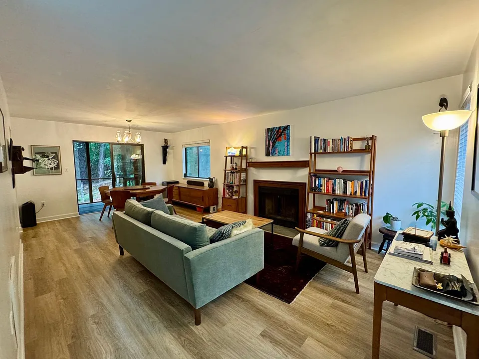 103 Hidden Valley Dr