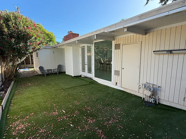 2439 Thaddeus Dr — Photo 3
