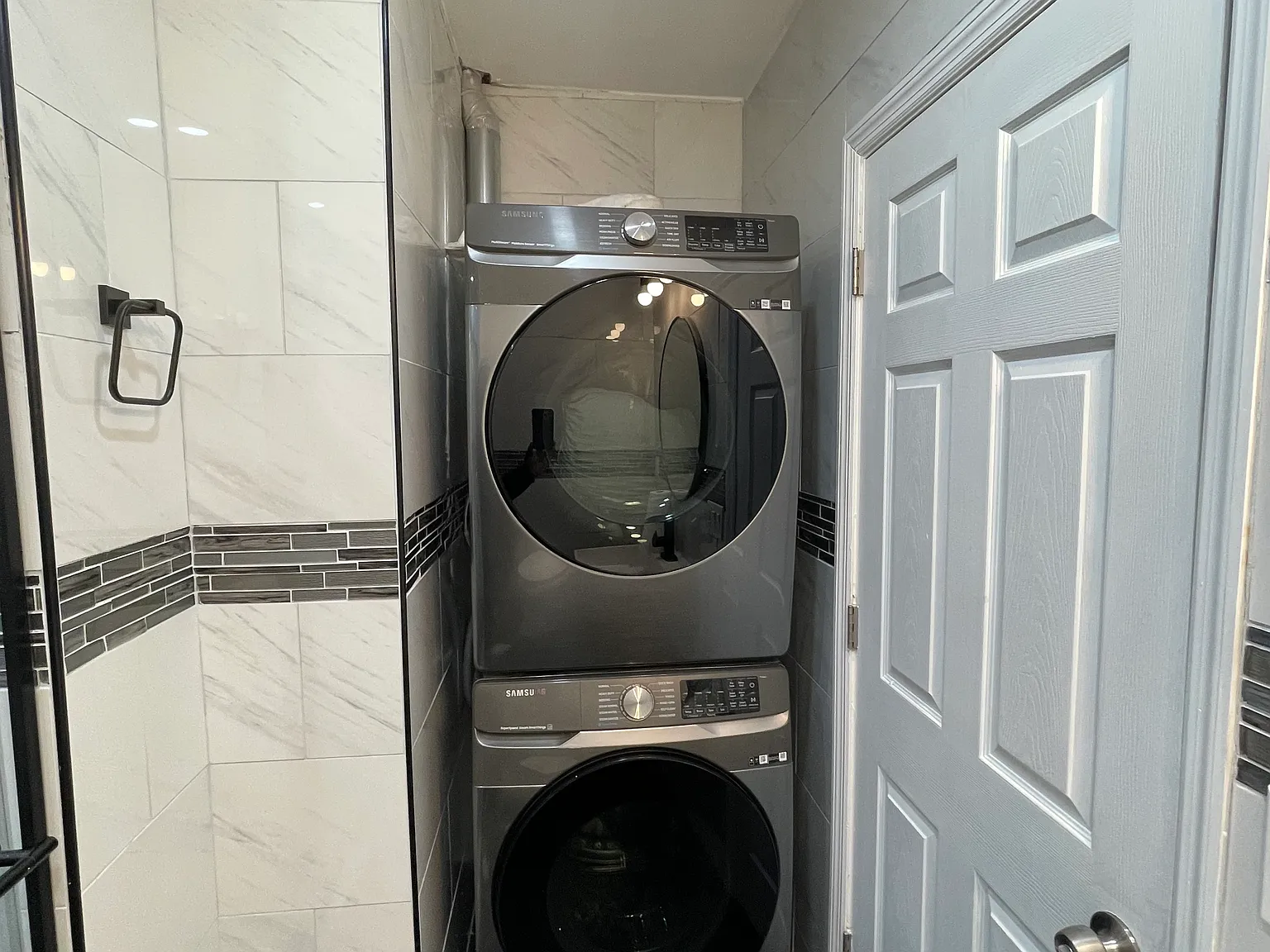 44 Fairview Ave — Photo 2
