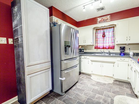 5th image of 122 Oakwood Dr