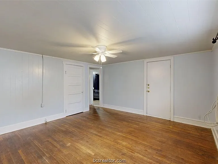 303 Montclair Ave — Photo 7