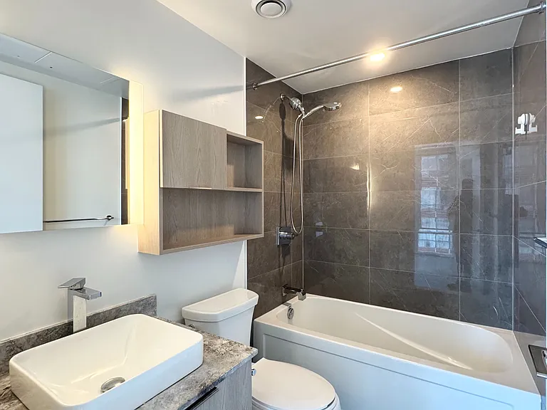501 Yonge St #1905 — Photo 9