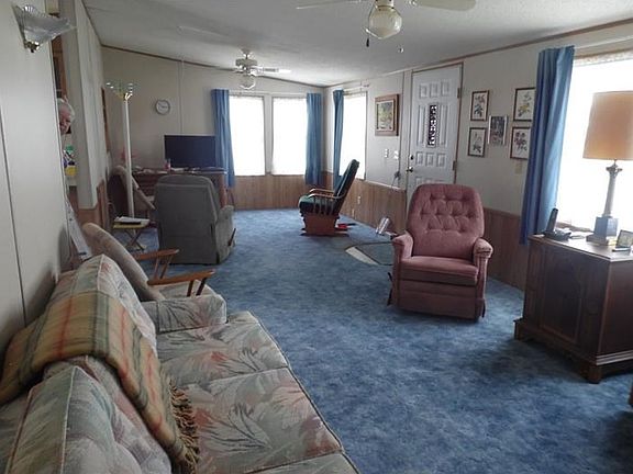 3rd image of 13 Royal Coachman St