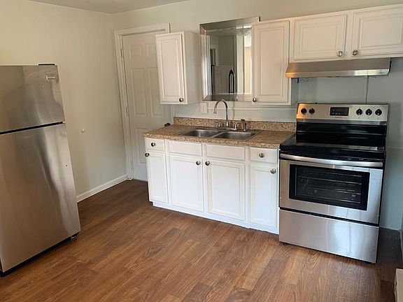2nd image of 103 Fox St