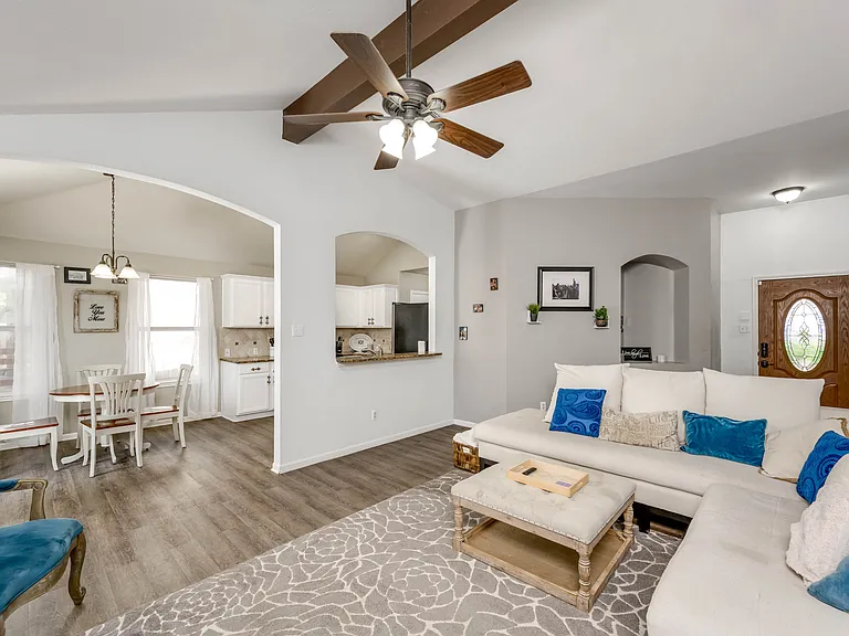 3625 Hawk Ridge St — Photo 11