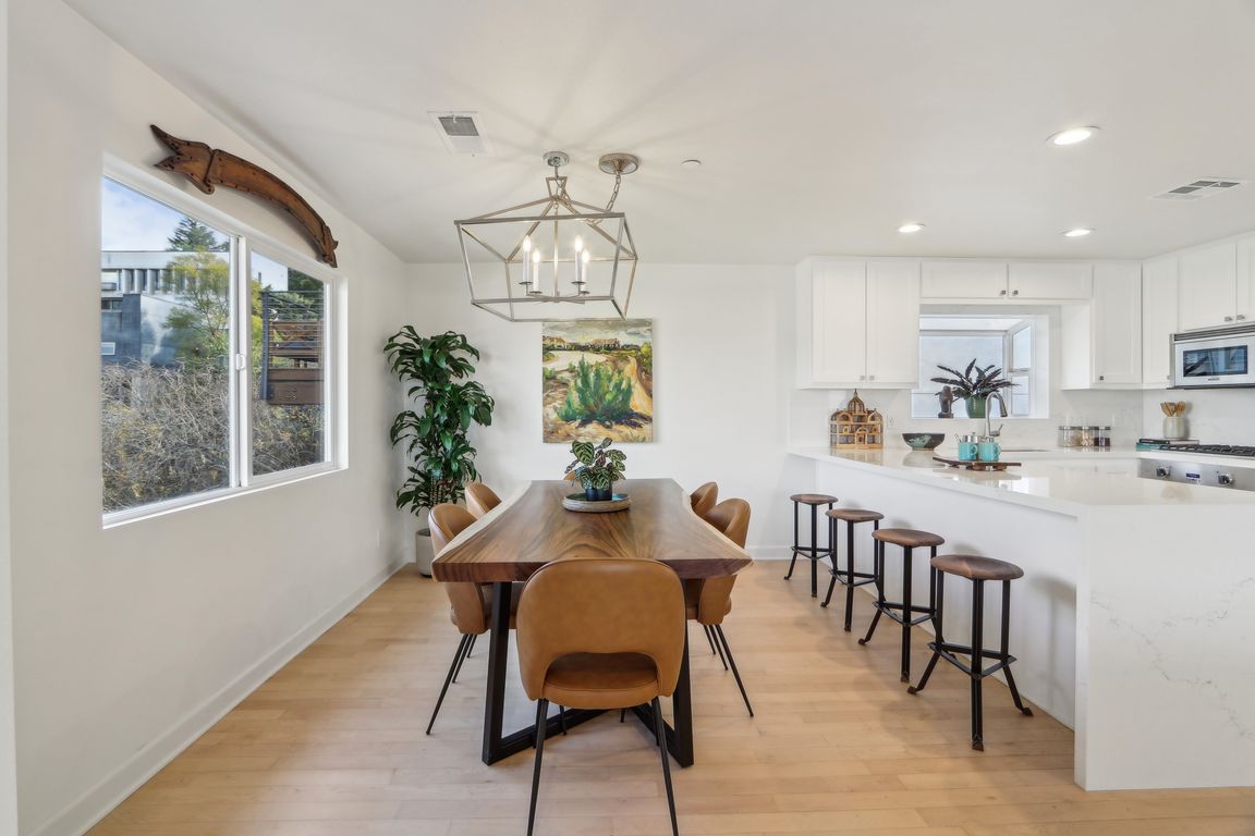 Lucretia Ave-014.jpg