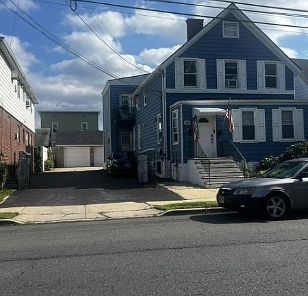 2nd image of 1422 Lower Rd
