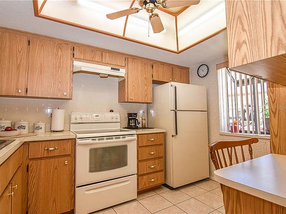 3rd image of 11511 113th St Unit 35F
