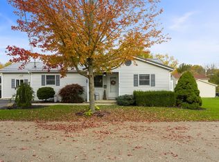 413 E John St, Blanchester, OH 45107