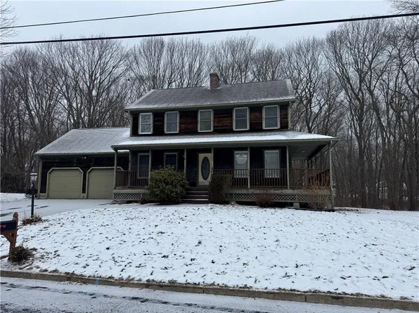 106 Derbyshire Dr, Cranston, RI 02921