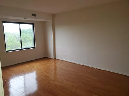 3800 Powell Ln Photo 1