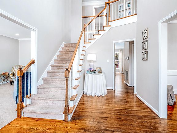 4th image of 133 Broadmoor Ln