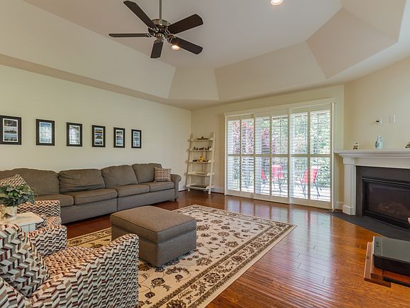5th image of 106 Dominic Dr