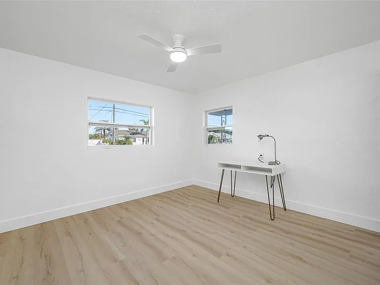 7930 Causeway Blvd S — Photo 36