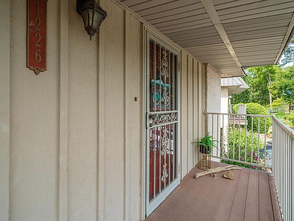 3rd image of 1226 Twin Points Rd