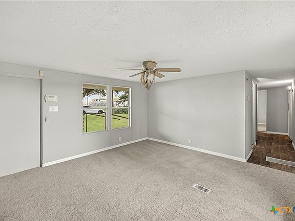 2nd image of 1619 Seydler St