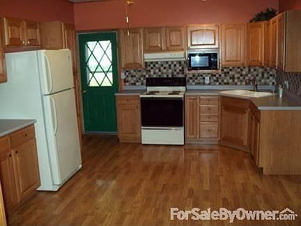 3rd image of 427 Carney Blvd