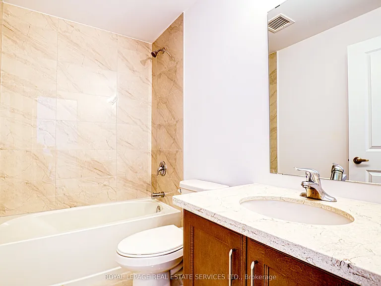 460 Dundas St E #1102 — Photo 17