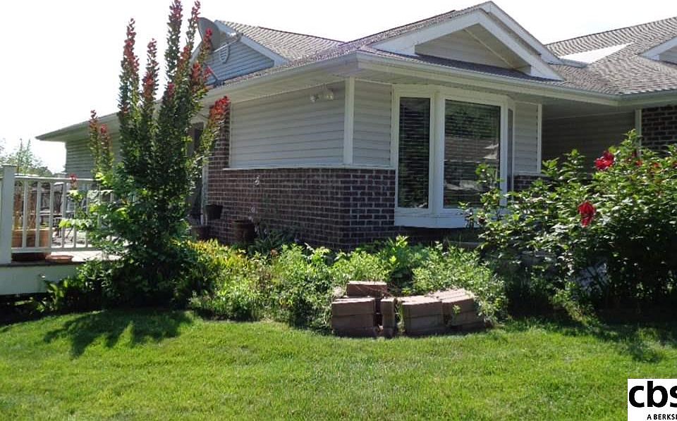 1st image of 131 W Deer Ln