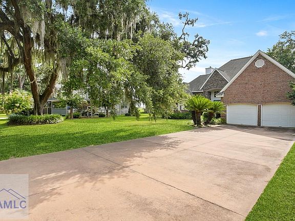 3rd image of 245 Youmans Rd