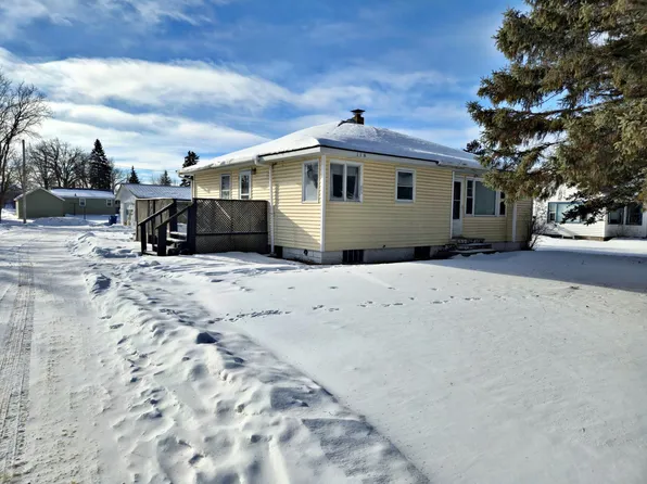 116 1st St NW, Menahga, MN 56464