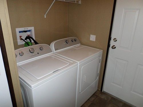 4th image of 5077 Academy Dr