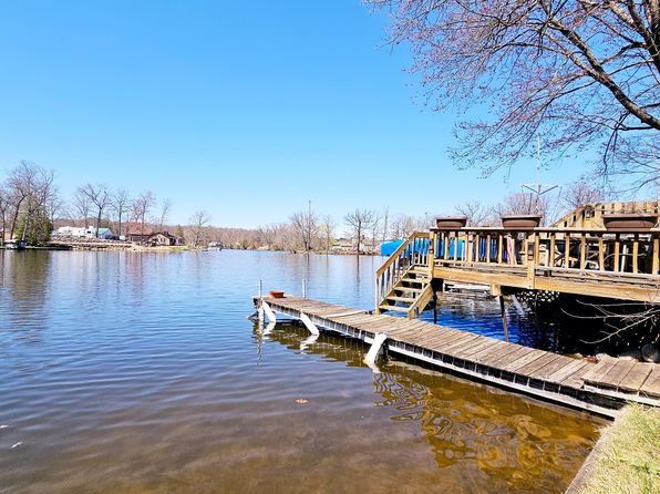 11642 Weiman Dr, Pinckney, MI 48169