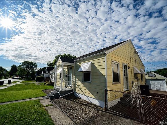 2nd image of 4044 Woodbine Ave