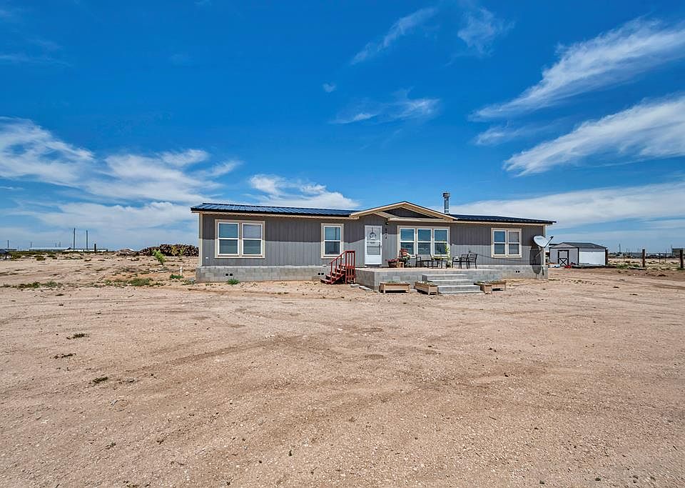 1st image of 824 Lois Ln