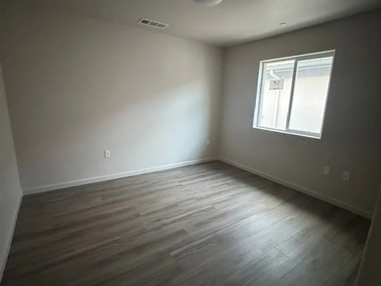 2395 Oakmont Cir — Photo 12