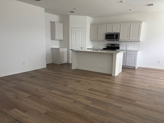 4th image of 1431 Mesquite Ln