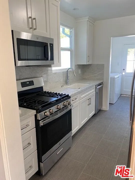 2 bed, 850 sqft, $3,600 — Photo 4