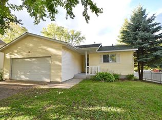 140 SW University St, Owatonna, MN 55060