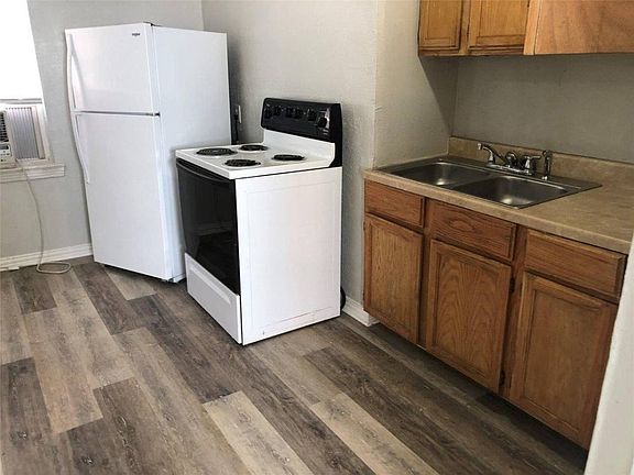 5th image of 4518 Columbia Ave #1