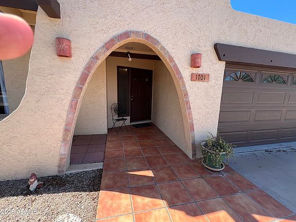 5th image of 1701 E JULIE Drive