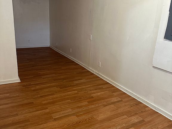 4th image of 137 Woodell Ave