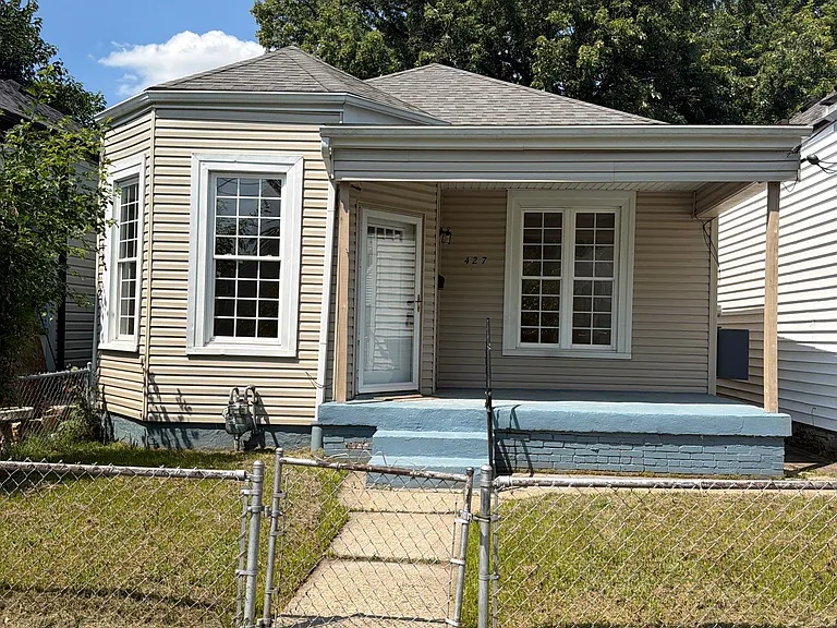 427 Montana Ave — Photo 4