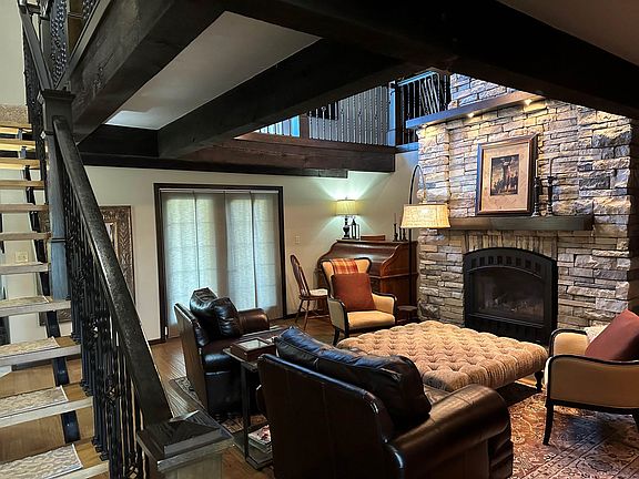 2nd image of 214 Castillian Blvd
