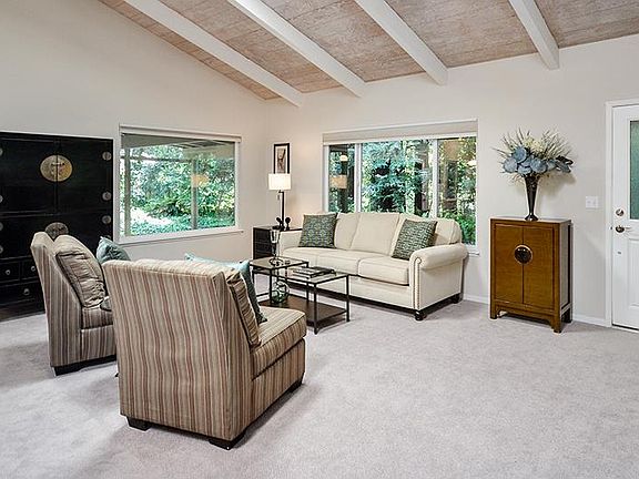 4th image of 2785 Huntington Dr