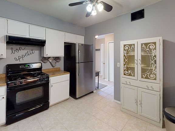 2nd image of 375 E Forest Knoll Dr