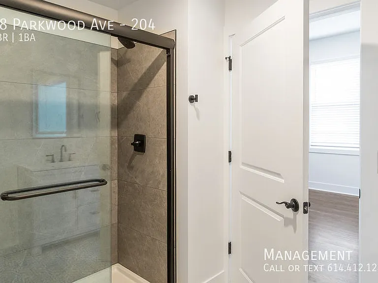 48 Parkwood Ave #204 — Photo 9