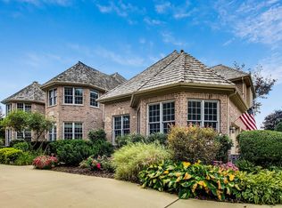 1439 Stevenson Dr, Libertyville, IL 60048