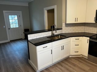 5 Elm St #D, South Deerfield, MA 01373