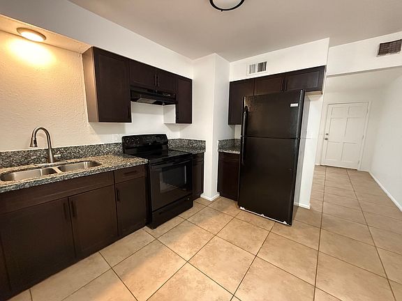 2nd image of 2016-2020 N 51st St #2016-02