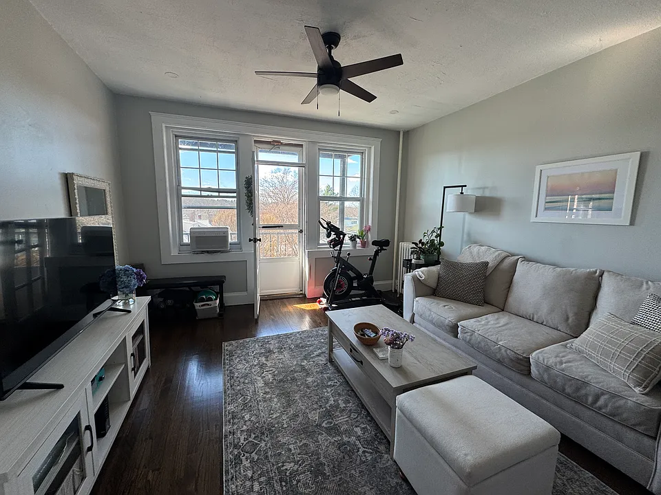 339 S Huntington Ave #7