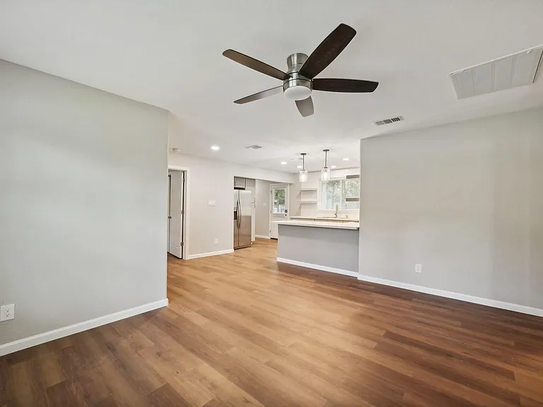 317 Redwood St — Photo 6