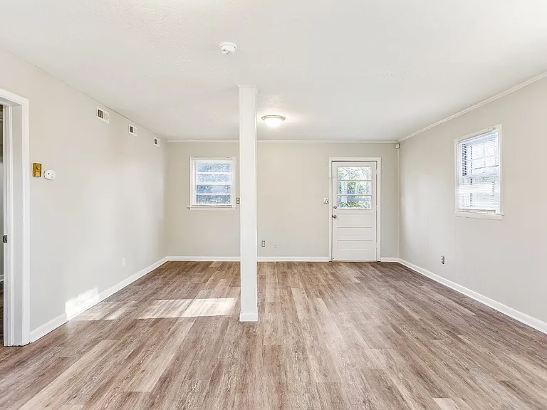1089 Essex Pl — Photo 6