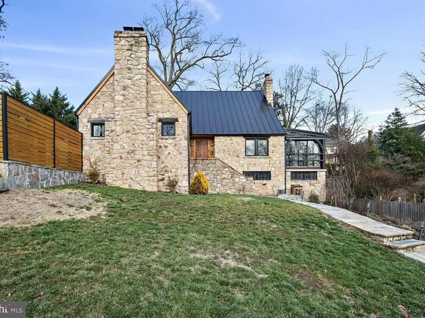 2347 S Arlington Ridge Rd, Arlington, VA 22202