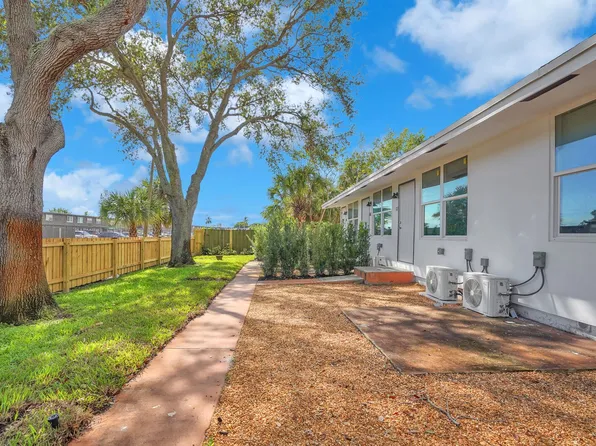 Australian Pines Apartments