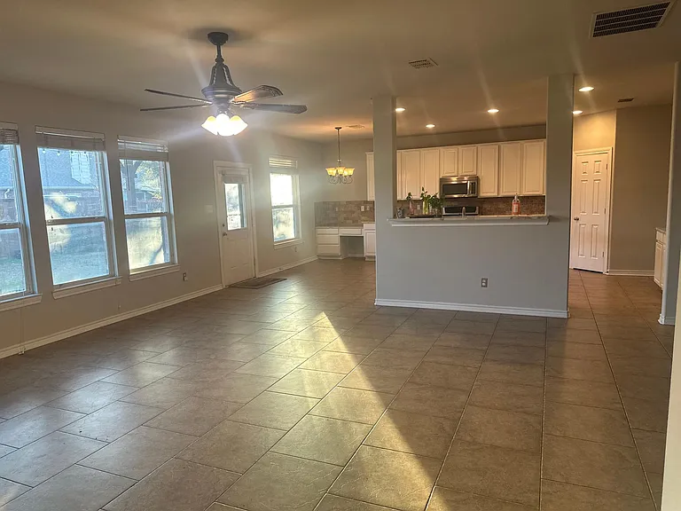 2832 Elm Fork Dr — Photo 32
